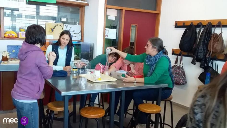 Personas participando de una actividad