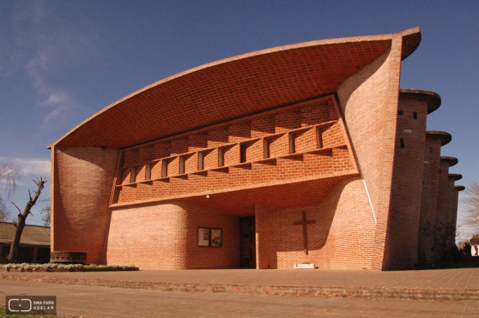 fachada de la Iglesia fachada de la Iglesia
