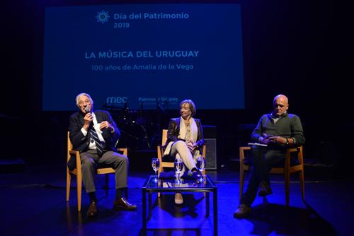 Autoridades durante oratoria