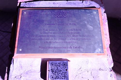 Placa homenaje a Ó Placa homenaje a Ó