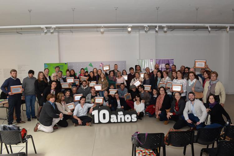 Grupo de ganadores y autoridades Grupo de ganadores y autoridades