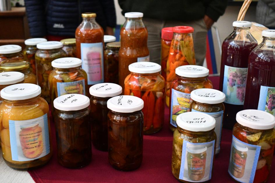 Ecoferia frascos con productos de ecoferia