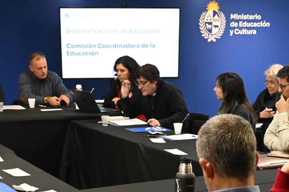 Sesionó la Comisión Coordinadora de la Educación Autoridades