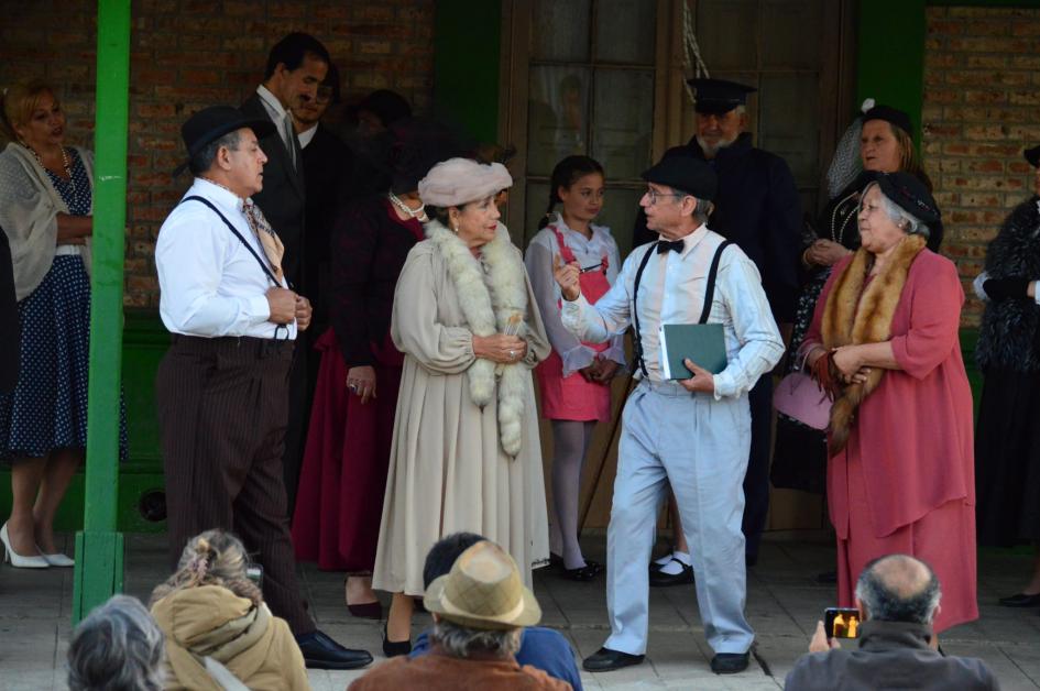 Pieza teatral "Entre Chapas de la Estación" Pieza teatral "Entre Chapas de la Estación"