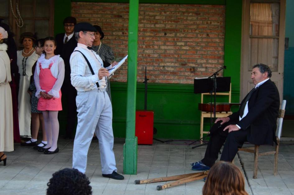 Pieza teatral "Entre Chapas de la Estación" Pieza teatral "Entre Chapas de la Estación"