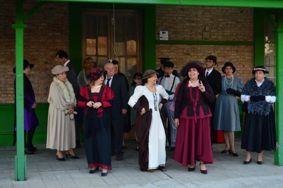 Pieza teatral "Entre Chapas de la Estación"