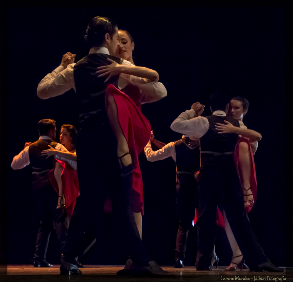 Personas bailando tango Personas bailando tango