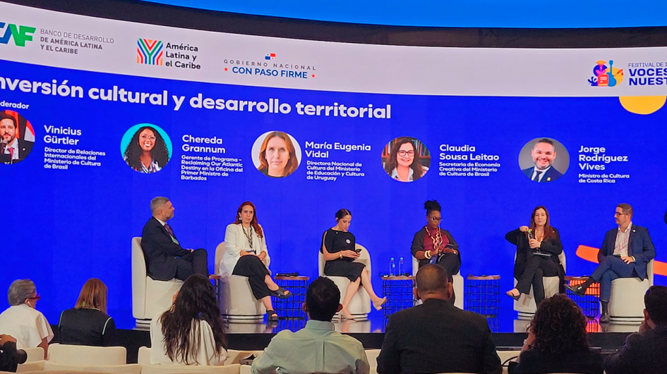 Uruguay participa en «Voces por nuestra región» Uruguay participa en «Voces por nuestra región»