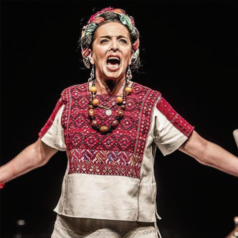 Obra "Frida, viva la vida” Mujer actuando