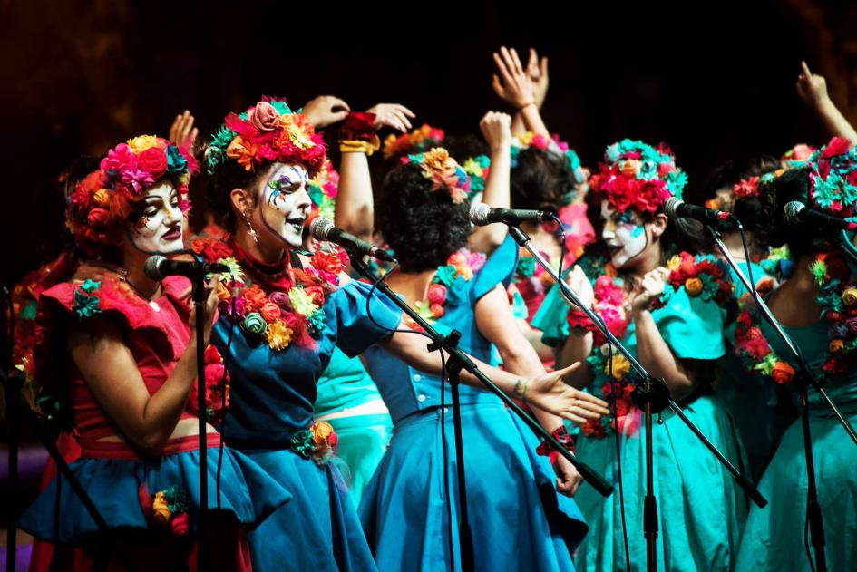 Actuación de la murga Actuación de murga