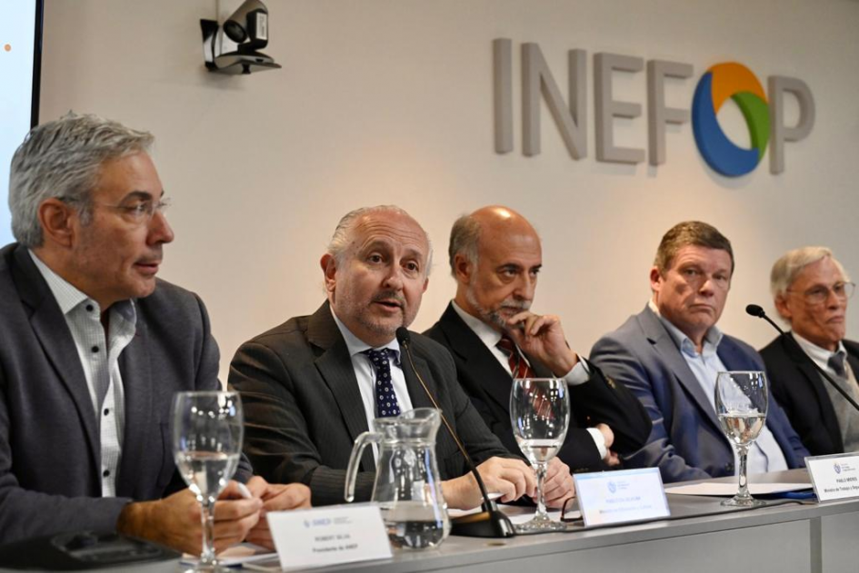 Firma de convenio entre Inefop, Anep y MEC. Firma de convenio entre Inefop, ANEP y MEC.
