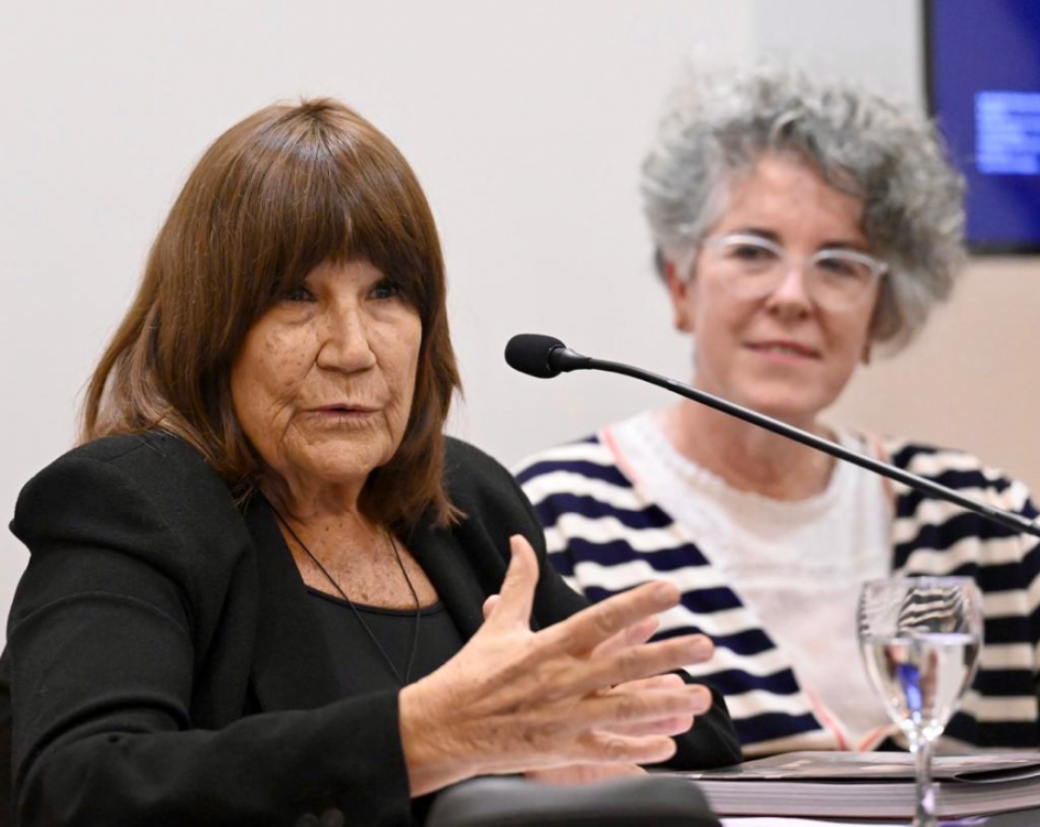 La historiadora Milita Alfaro durante el lanzamiento del catálogo.