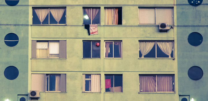 fachada de edificio viejo