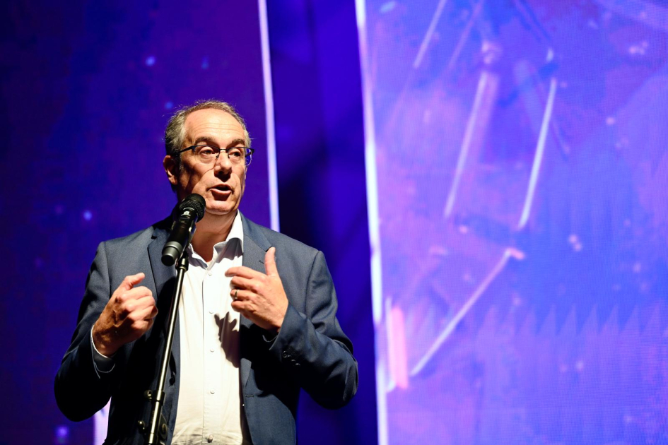 Ministro Mahía en los Premios Nodo 2025 Ministro Mahía en los Premios Nodo 2025