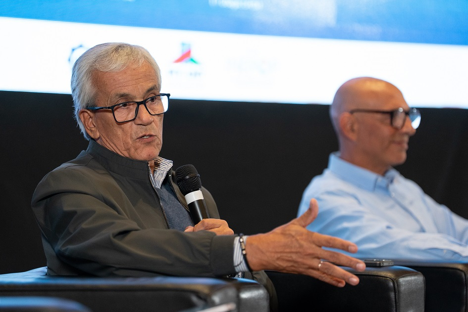 Ministro de Trabajo y Seguridad Social, Juan Castillo Ministro de Trabajo y Seguridad Social, Juan Castillo, en el evento del proyecto País Industrial