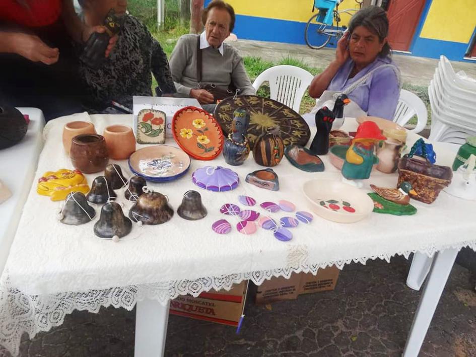 Muestra de artesanías Mesa con artesanías
