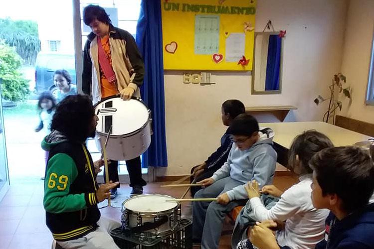 Personas participando de Taller