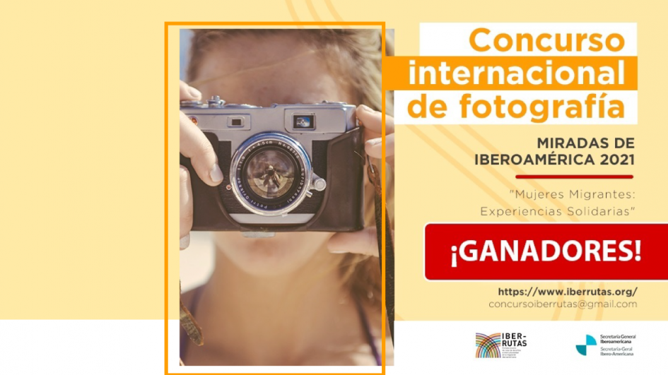 cámara de fotos y texto con nombre del concurso