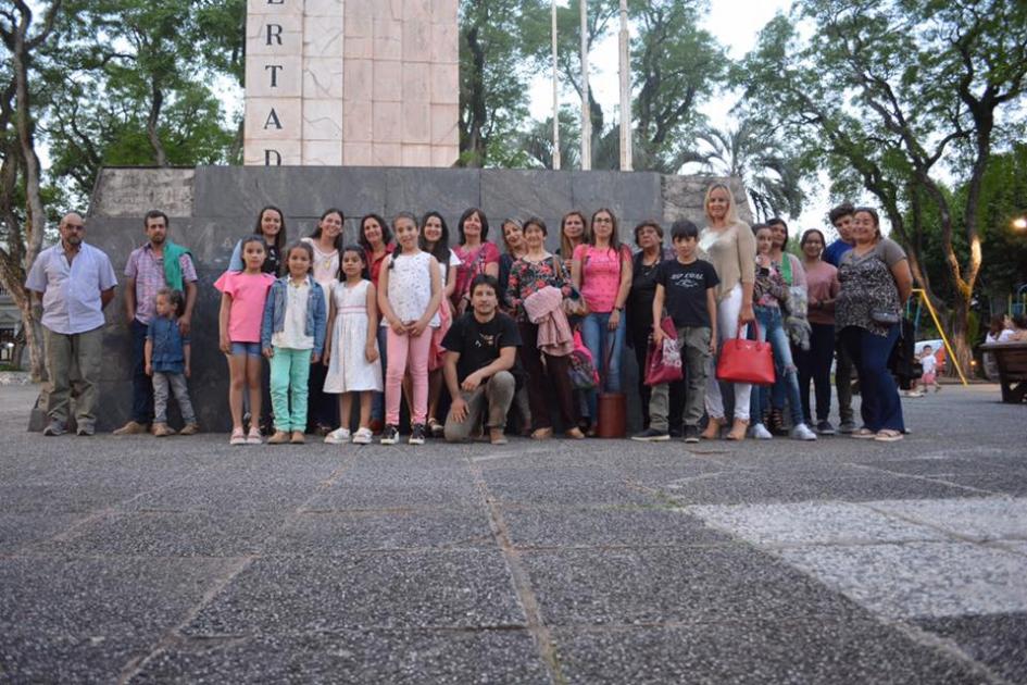 Grupo que visitó la ciudad de Treinta y Tres para ver el BNS Grupo que visitó la ciudad de Treinta y Tres para ver el BNS