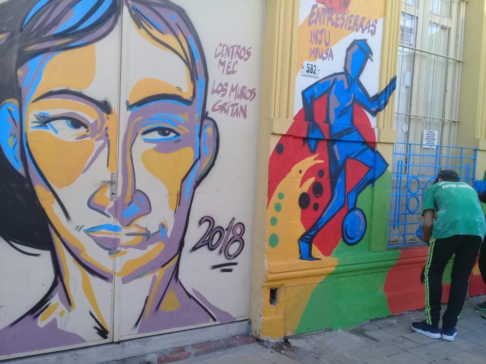 Así quedó la fachada del Centro Juvenil Plano general de la fachada