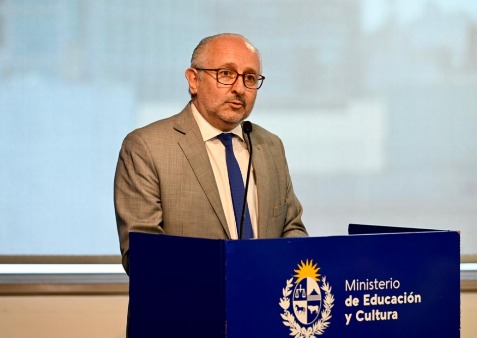 El ministro Pablo da Silveira durante el acto de toma de posesión del Consejo Directivo de la Acau,