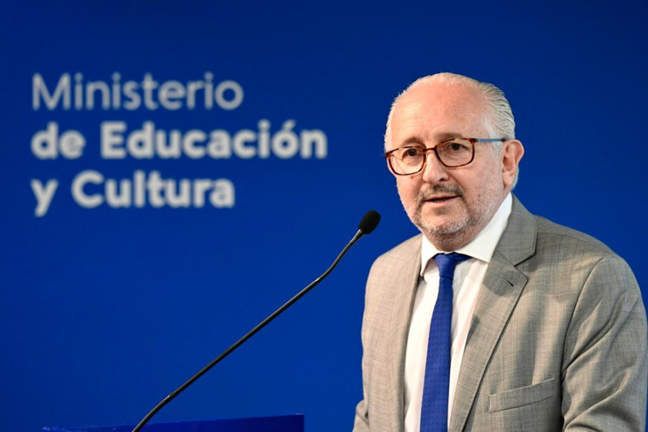 El ministro Pablo da Silveira durante el acto de toma de posesión del Consejo Directivo de la Acau,