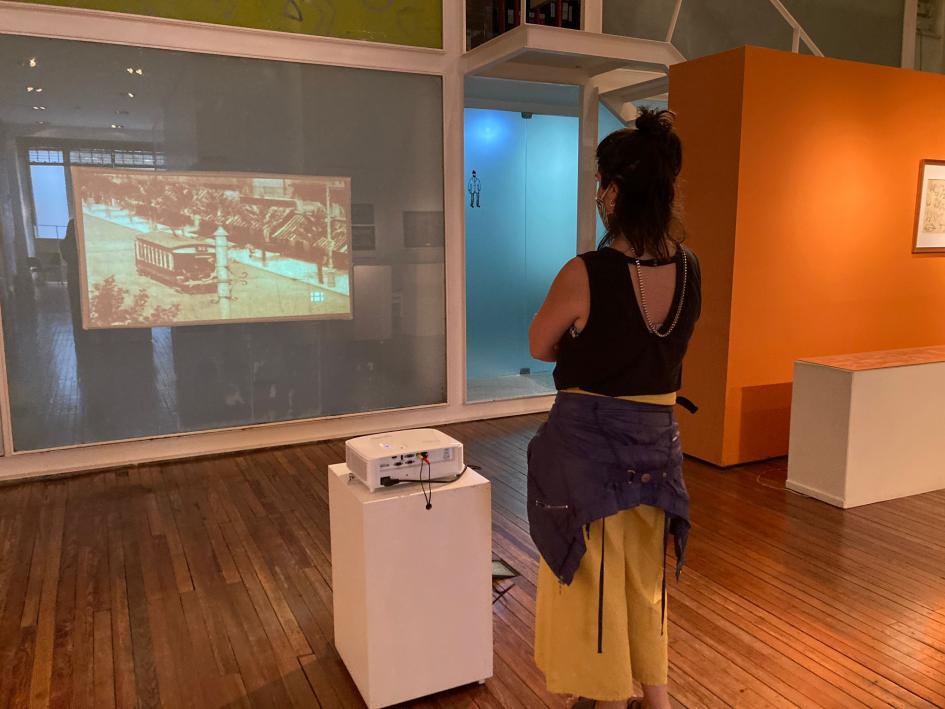 Proyección en el Museo Figari Proyección en el Museo Figari