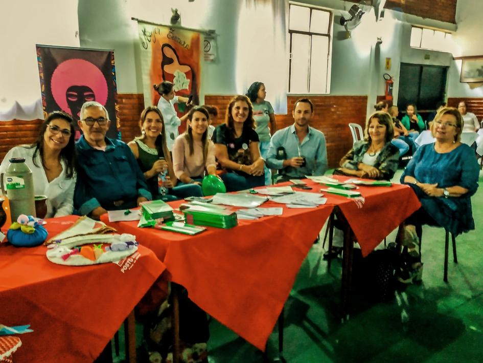 Participantes de la actividad Personas en mesa