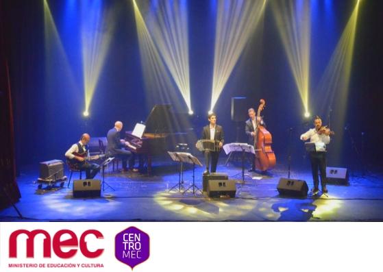 Presentación de músicos en vivo Músicos tocando en vivo