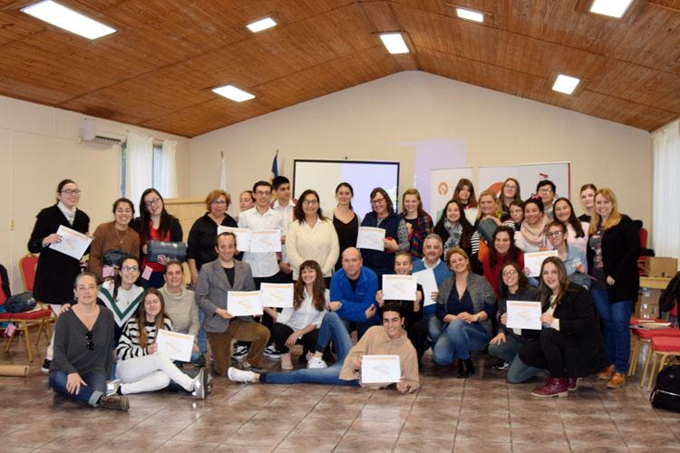 estudiantes con diplomas estudiantes con diplomas