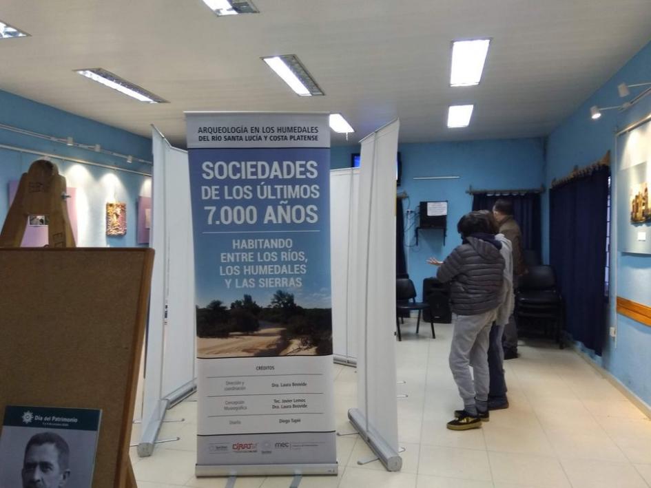 Visita guiada en el Espacio Cultural de la Biblioteca de Ciudad del Plata, San José.