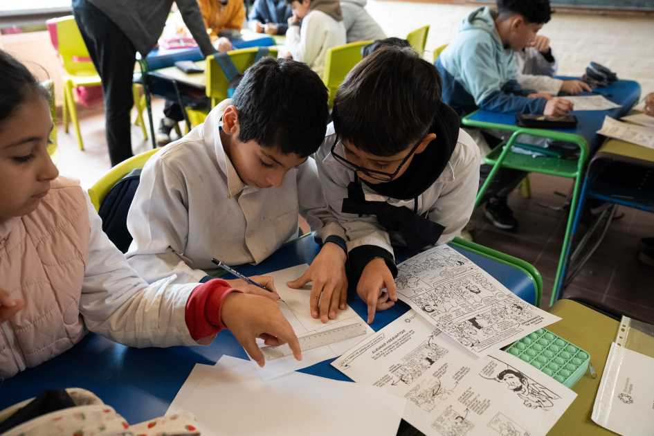 Niños dibujando