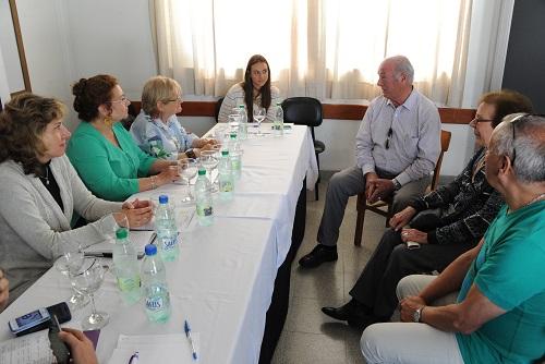 Autoridades ministeriales en entrevista con integrantes del Club de Abuelos Autoridades ministeriales en entrevista con integrantes del Club de Abuelos