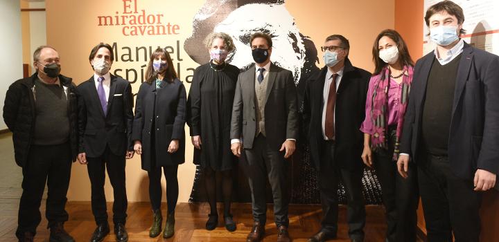 Equipo de la Dirección Nacional de Cultura y autoridades del MEC junto al Presidente de la República Equipo de la Dirección Nacional de Cultura y autoridades del MEC junto al Presidente de la República