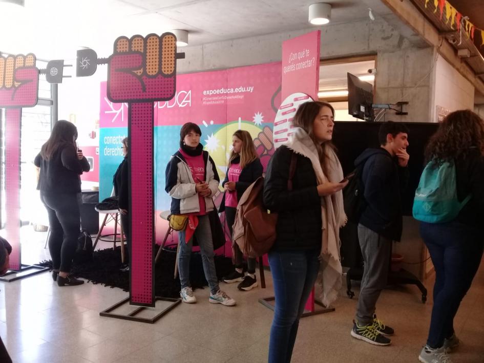 Expo Educa en Montevideo Plano general de la exposición