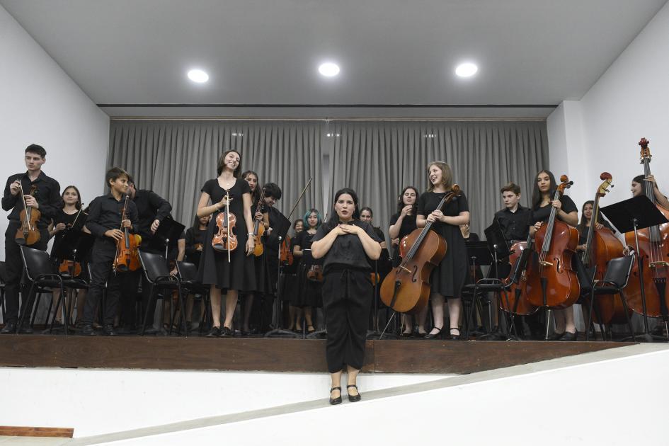 Orquesta Juvenil del Sodre, núcleo Dolores en el escenario