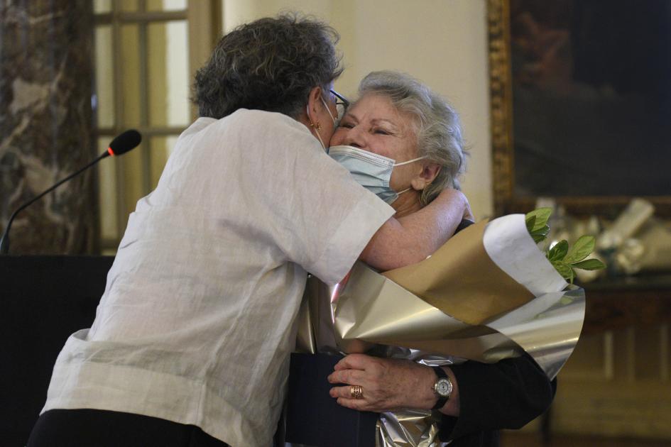 Directora de Cultura abraza a Lisa Block