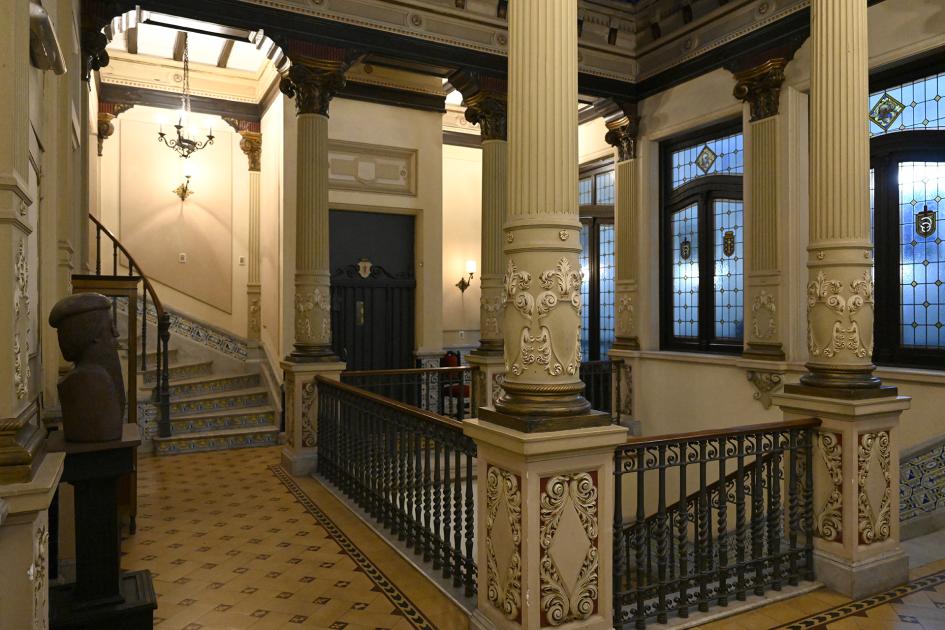 Interior del Centro Gallego.
