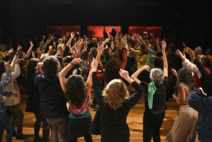 Personas en danza