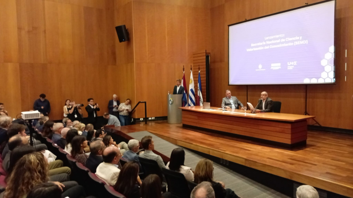 David González, secretario nacional de la Senci, y el Presidente de la República,Yamandú Orsi