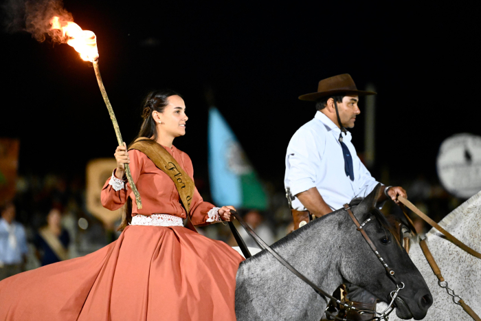 Pareja Gaucha Antorcha