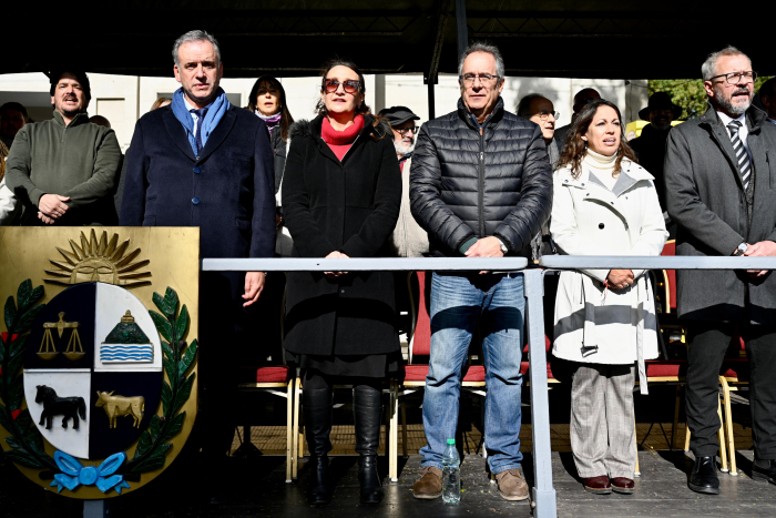 Ministro Mahía participó de la conmemoración del 262º aniversario del nacimiento de Artigas Ministro Mahía participó de la conmemoración del 262º aniversario del nacimiento de Artigas