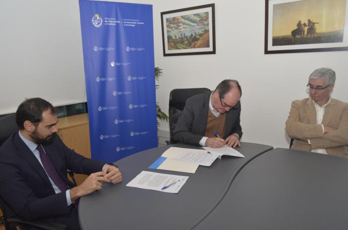 Firma memorándum de entendimiento DICYT-DNPI
