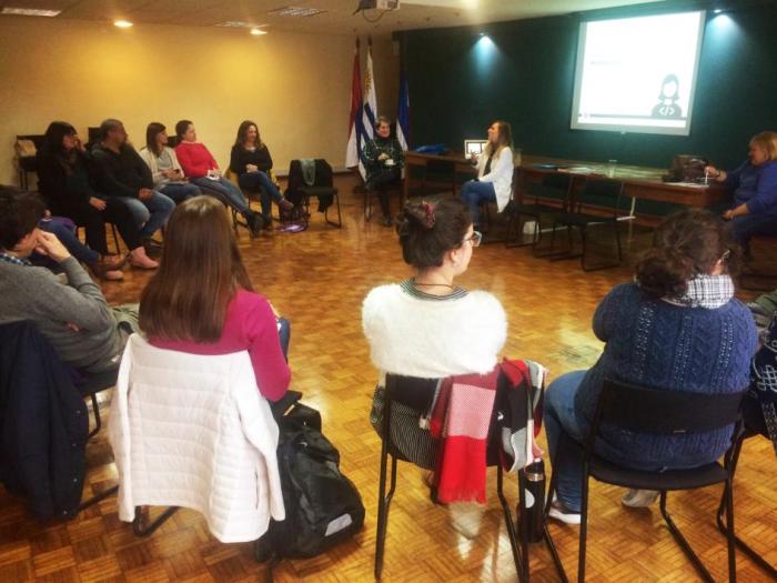 Personas en reunión