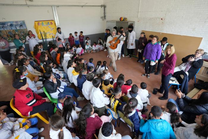 Taller abierto en con escuelas del barrio Casavalle Taller abierto en con escuelas del barrio Casavalle