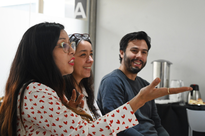 Equipo exponiendo