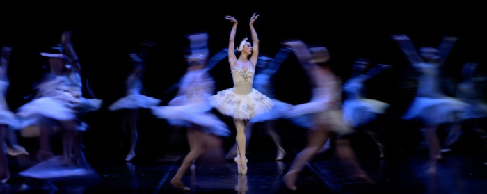 Bailarinas de ballet en un escenario