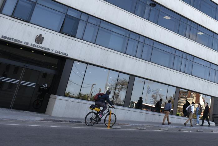 Fachada del edificio del Ministerio de Educación y Cultura