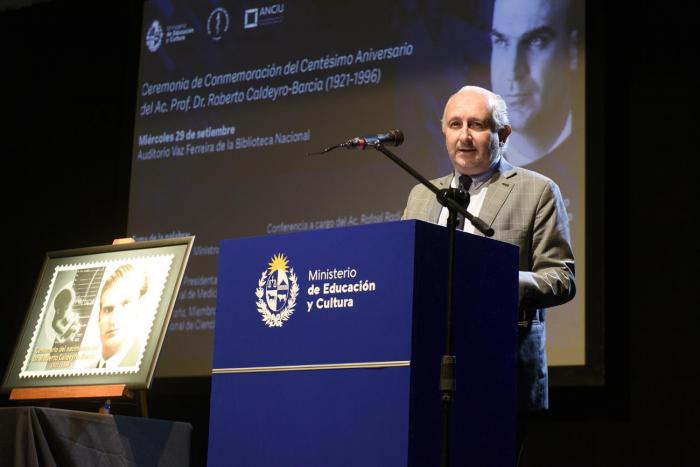 Ministro Pablo da Silveira anuncia la creación del Gran Premio Nacional de Ciencia