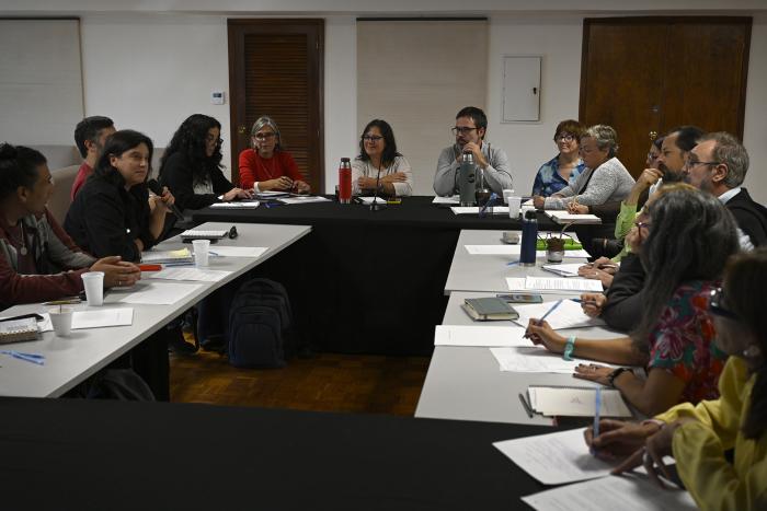 Personas en reunión